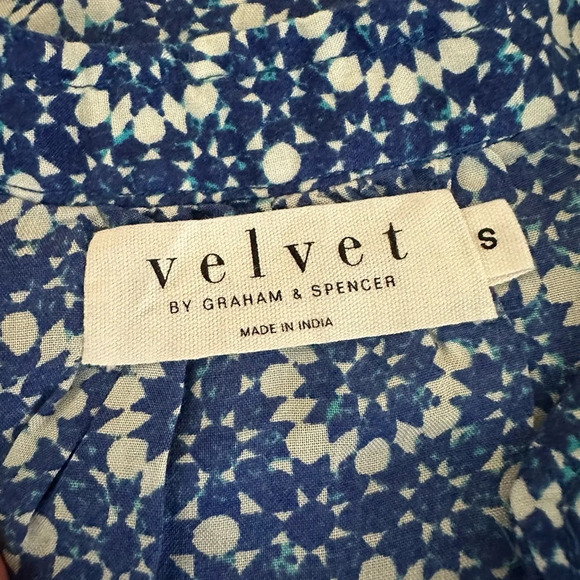 VELVET By Graham & Spencer Printed Blue & White Long Sleeves BNWT Small - Picture 9 of 10